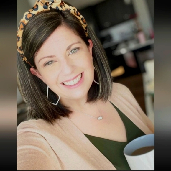 NEW Elisa Iridescent Drusy Silver Pendant Necklace🤍 - Picture 12 of 15